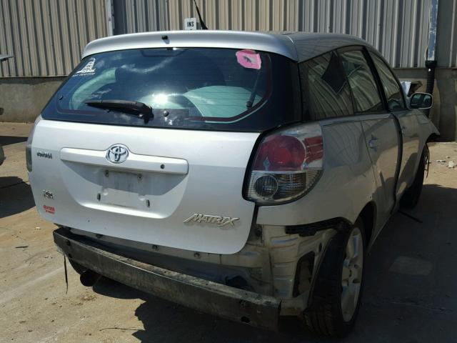 2T1KR32E87C657802 - 2007 TOYOTA MATRIX SILVER photo 4