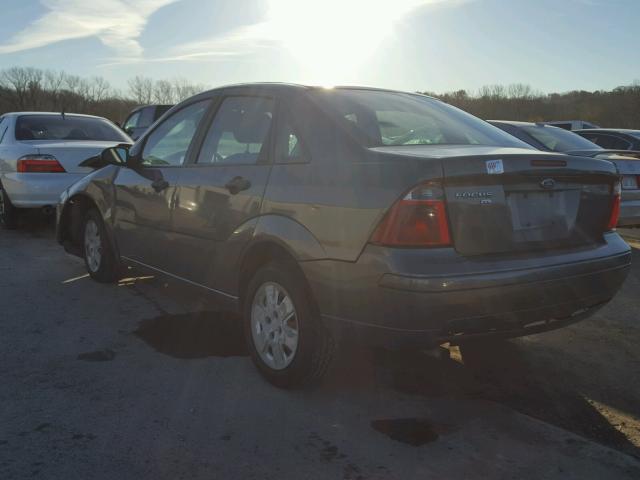 1FAFP34N97W305328 - 2007 FORD FOCUS ZX4 GRAY photo 3