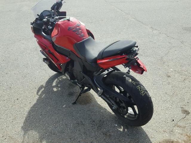 JKAEXEE15CDA03681 - 2012 KAWASAKI EX650 EC RED photo 3