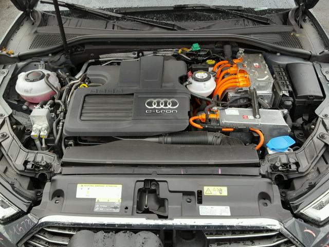 WAUUPBFF9JA058797 - 2018 AUDI A3 E-TRON GRAY photo 7