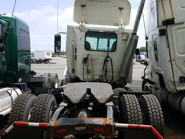 1FUBA5CG16LV59519 - 2006 FREIGHTLINER CONVENTION WHITE photo 6