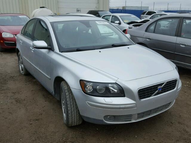 YV1MH682X52068475 - 2005 VOLVO S40 T5 SILVER photo 1