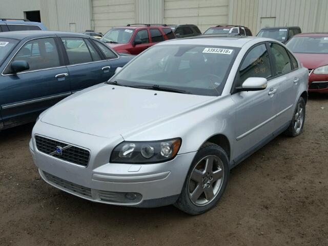 YV1MH682X52068475 - 2005 VOLVO S40 T5 SILVER photo 2