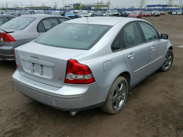 YV1MH682X52068475 - 2005 VOLVO S40 T5 SILVER photo 4