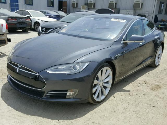 5YJSA1E21FF114394 - 2015 TESLA MODEL S GRAY photo 2