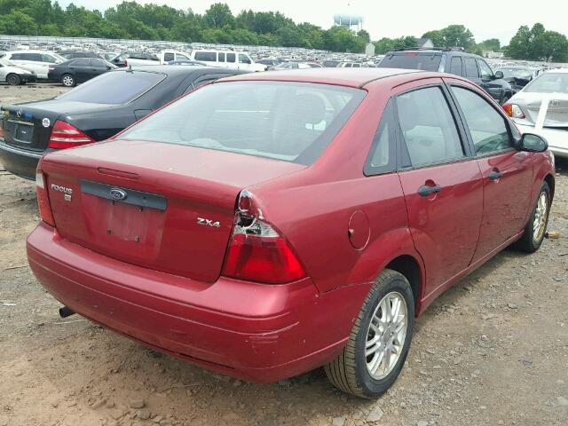 1FAFP34N25W176717 - 2005 FORD FOCUS ZX4 RED photo 4