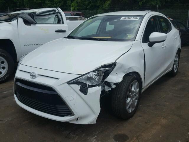 3MYDLBZV5GY140971 - 2016 TOYOTA SCION IA WHITE photo 2