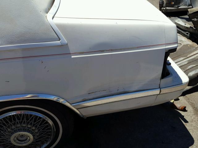 1C3BT56E6HC245612 - 1987 CHRYSLER NEW YORKER 白色 照片 9