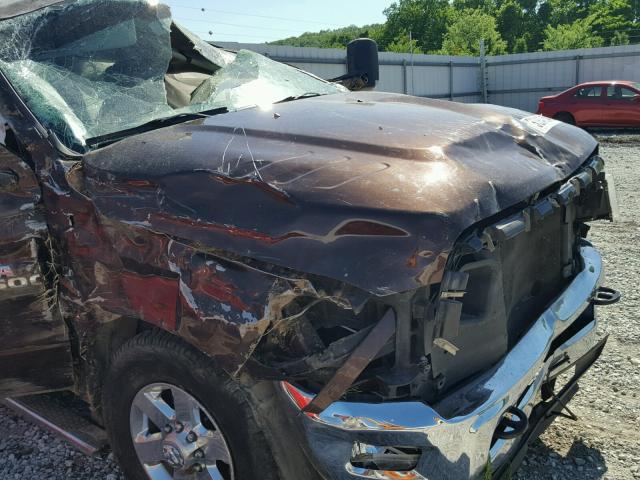 3C6UR5DL6FG627614 - 2015 RAM 2500 SLT 棕色 照片 9