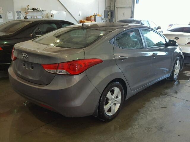 5NPDH4AE5DH422432 - 2013 HYUNDAI ELANTRA GL GRAY photo 4