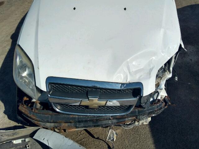 3G1TV55E99L125720 - 2009 CHEVROLET AVEO LS WHITE photo 7