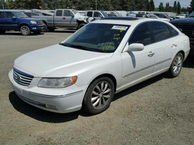 KMHFC46F16A101888 - 2006 HYUNDAI AZERA SE WHITE photo 2