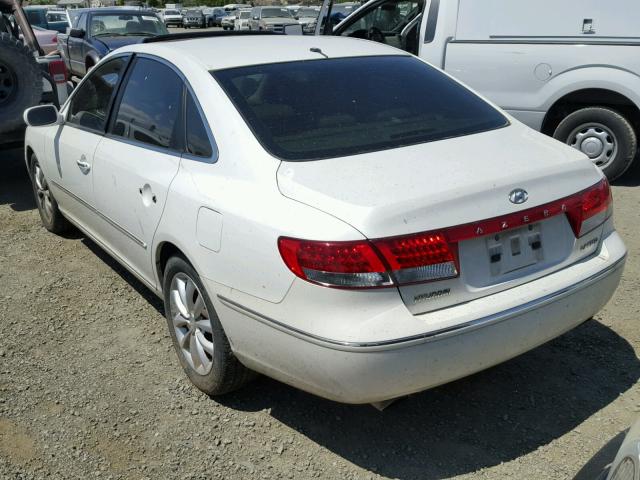 KMHFC46F16A101888 - 2006 HYUNDAI AZERA SE WHITE photo 3