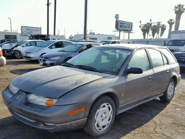 1G8ZJ8276YZ170488 - 2000 SATURN SW2 GRAY photo 2