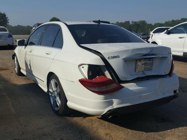 WDDGF8BB0BR177971 - 2011 MERCEDES-BENZ C 300 4MAT WHITE photo 3