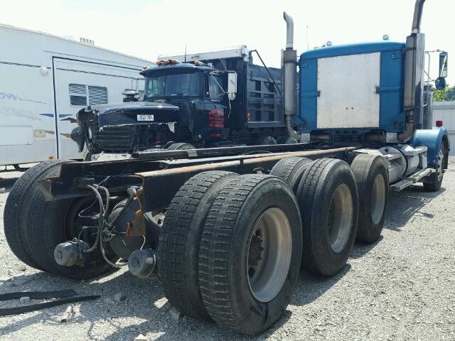 2WKPDCCH4RK933077 - 1994 WESTERN STAR/AUTO CAR CONVENTION BLACK photo 4