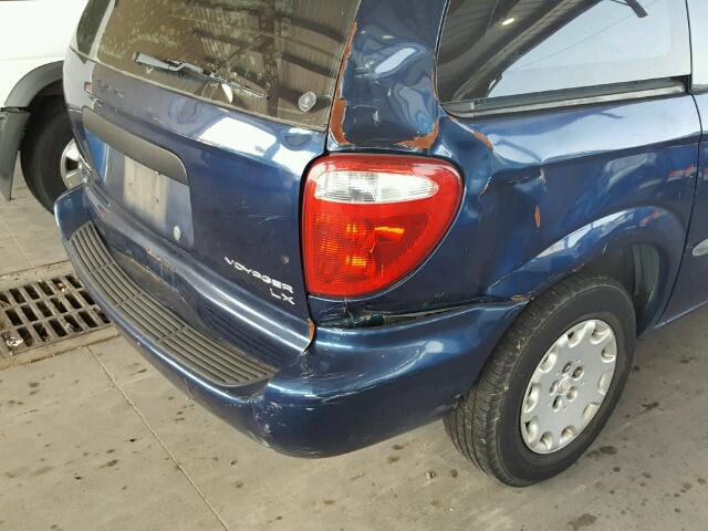 1C4GJ25333B135895 - 2003 CHRYSLER VOYAGER BLUE photo 9