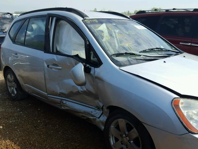 KNAFG526387138362 - 2008 KIA RONDO LX SILVER photo 9