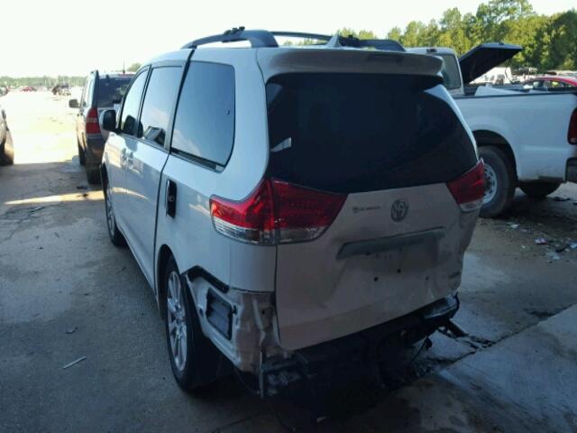 5TDYK3DC4CS187098 - 2012 TOYOTA SIENNA XLE WHITE photo 3