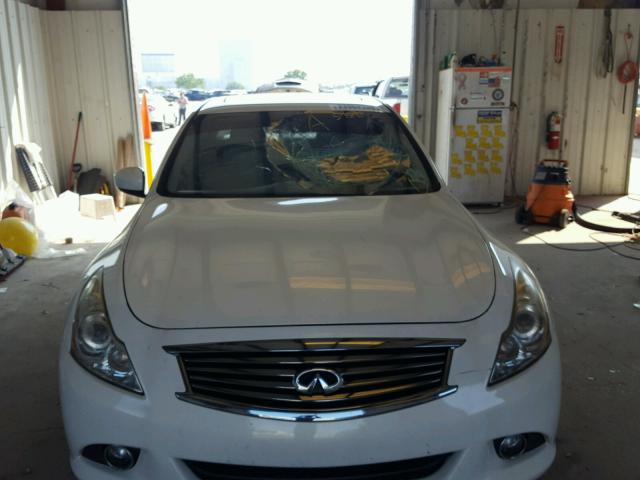 JN1DV6AP8BM603942 - 2011 INFINITI G25 BASE WHITE photo 9