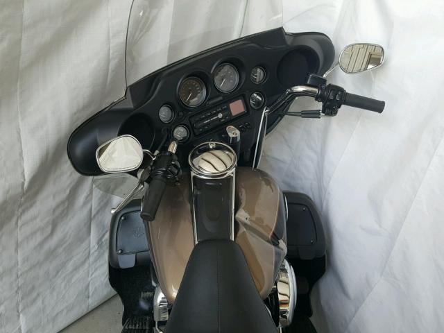 1HD1FCW104Y600964 - 2004 HARLEY-DAVIDSON FLHTCUI TWO TONE photo 5