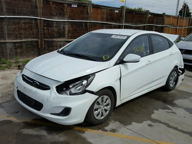 KMHCT4AEXFU839169 - 2015 HYUNDAI ACCENT WHITE photo 2