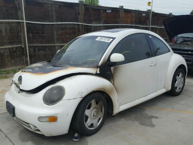 3VWDD21C8YM428768 - 2000 VOLKSWAGEN NEW BEETLE 烧焦的 照片 2