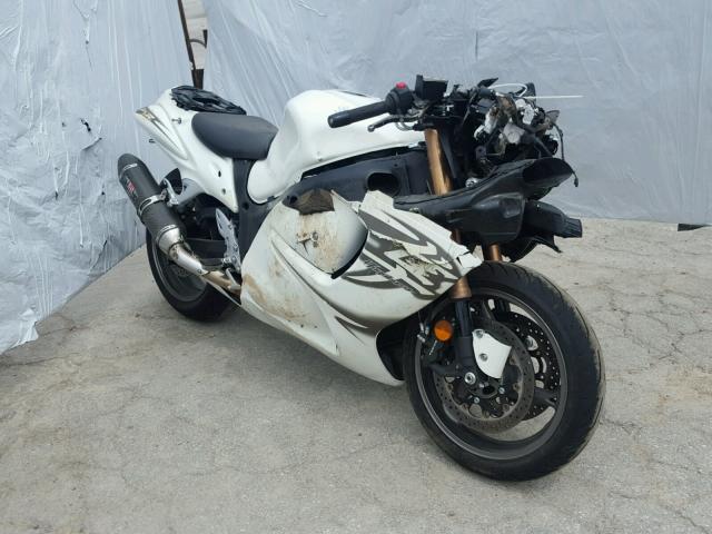 JS1GX72A8B2101040 - 2011 SUZUKI GSX1300 R WHITE photo 1