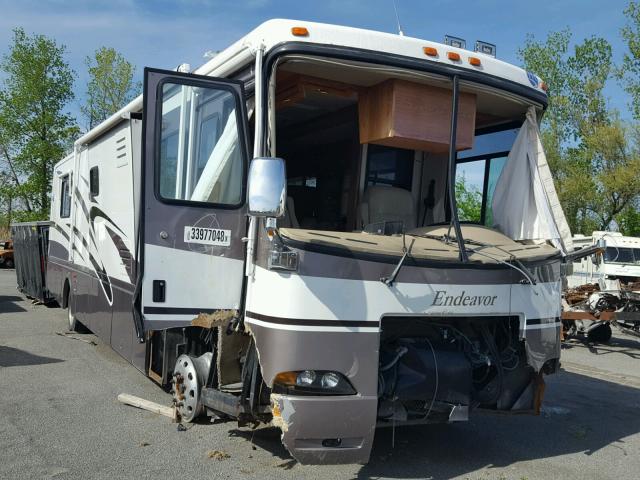 1RF22464022017501 - 2002 ROADMASTER RAIL RAISED RAI WHITE photo 1