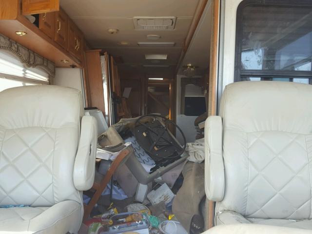 1RF22464022017501 - 2002 ROADMASTER RAIL RAISED RAI WHITE photo 10