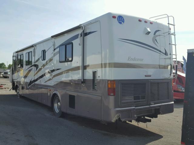 1RF22464022017501 - 2002 ROADMASTER RAIL RAISED RAI WHITE photo 3