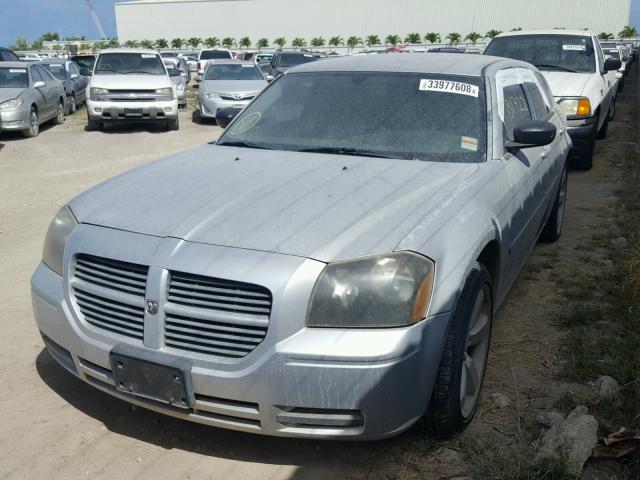 2D4FV48TX5H548871 - 2005 DODGE MAGNUM SE SILVER photo 2