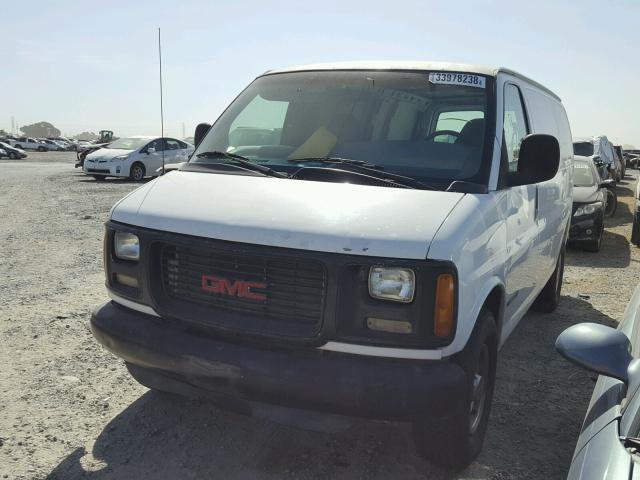 1GTHG35R011102630 - 2001 GMC SAVANA G35 WHITE photo 2