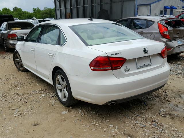 1VWBH7A36DC140056 - 2013 VOLKSWAGEN PASSAT SE WHITE photo 3