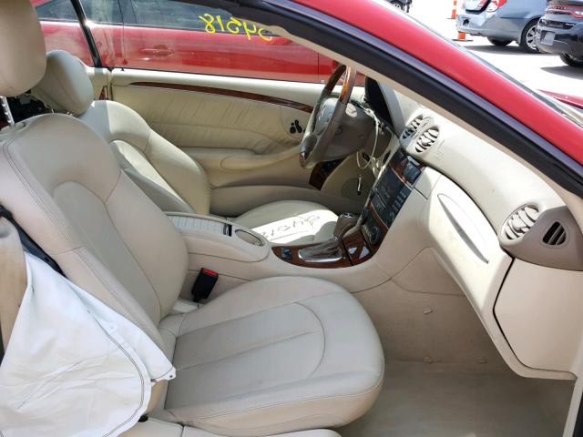 WDBTK56F98T093027 - 2008 MERCEDES-BENZ CLK 350 RED photo 5