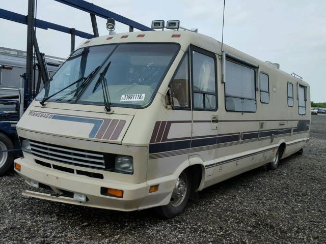 1GBKP37N4L3307105 - 1990 CHEVROLET P30 BEIGE photo 2