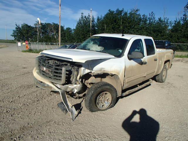 1GTHK23K78F148127 - 2008 GMC SIERRA K25 WHITE photo 2