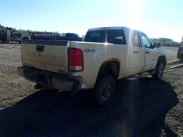 1GTHK23K78F148127 - 2008 GMC SIERRA K25 WHITE photo 4