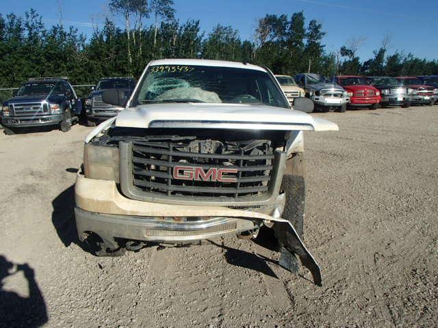 1GTHK23K78F148127 - 2008 GMC SIERRA K25 WHITE photo 9