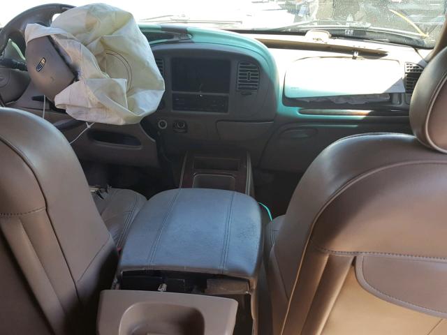 5LMFU28R32LJ18034 - 2002 LINCOLN NAVIGATOR Czerwony zdjęcie 9