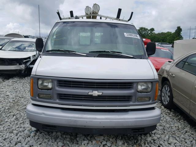 1GCFG25WXX1118480 - 1999 CHEVROLET EXPRESS G2 WHITE photo 9