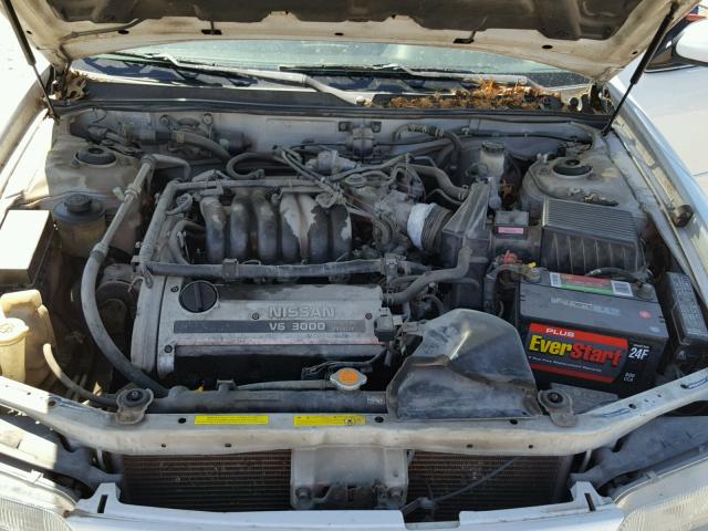 JN1CA21D9TT174291 - 1996 NISSAN MAXIMA GLE WHITE photo 7