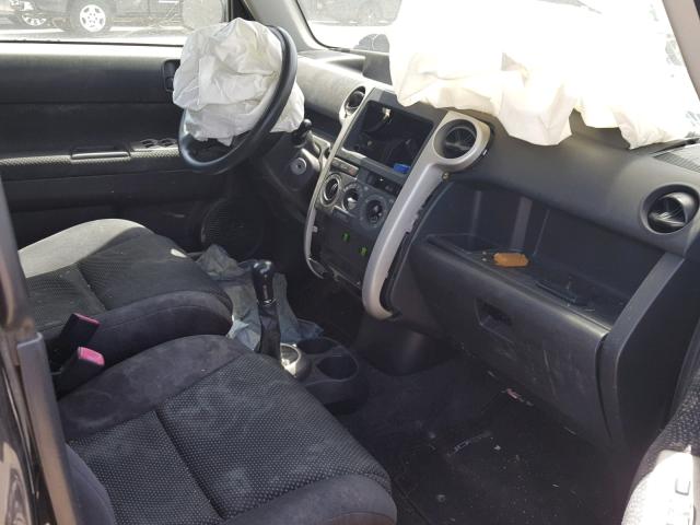 JTLKT334954012247 - 2005 TOYOTA SCION XB შავი ფოტო 5