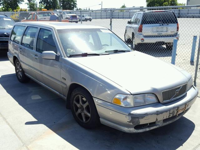 YV1LW5675W2462249 - 1998 VOLVO V70 GLT SILVER photo 1