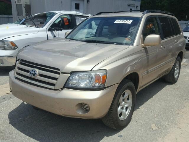 JTEDD21A050129707 - 2005 TOYOTA HIGHLANDER GOLD photo 2