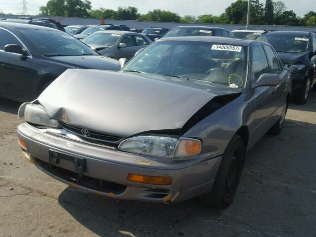 4T1BG12KXTU676053 - 1996 TOYOTA CAMRY DX SILVER photo 2