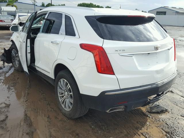 1GYKNBRS9HZ155898 - 2017 CADILLAC XT5 LUXURY WHITE photo 3