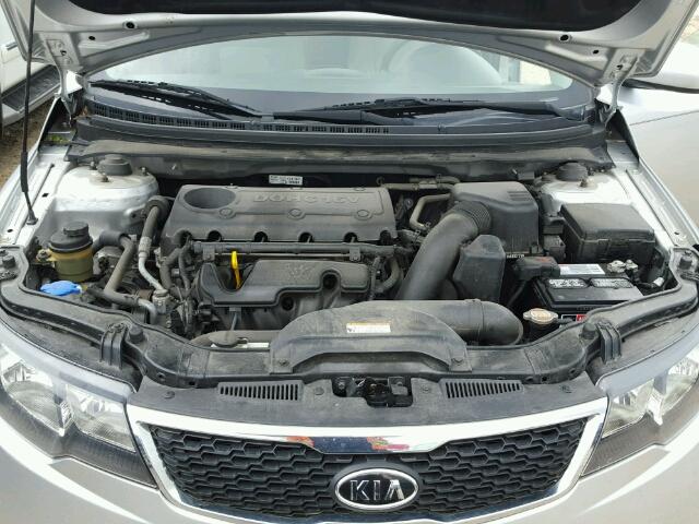 KNAFT4A28B5436963 - 2011 KIA FORTE LX SILVER photo 7