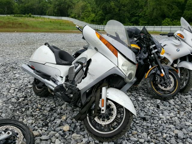 5VPSW36N9B3007737 - 2011 VICTORY MOTORCYCLES VISION TOU WHITE photo 1