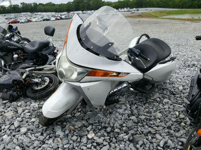 5VPSW36N9B3007737 - 2011 VICTORY MOTORCYCLES VISION TOU WHITE photo 2